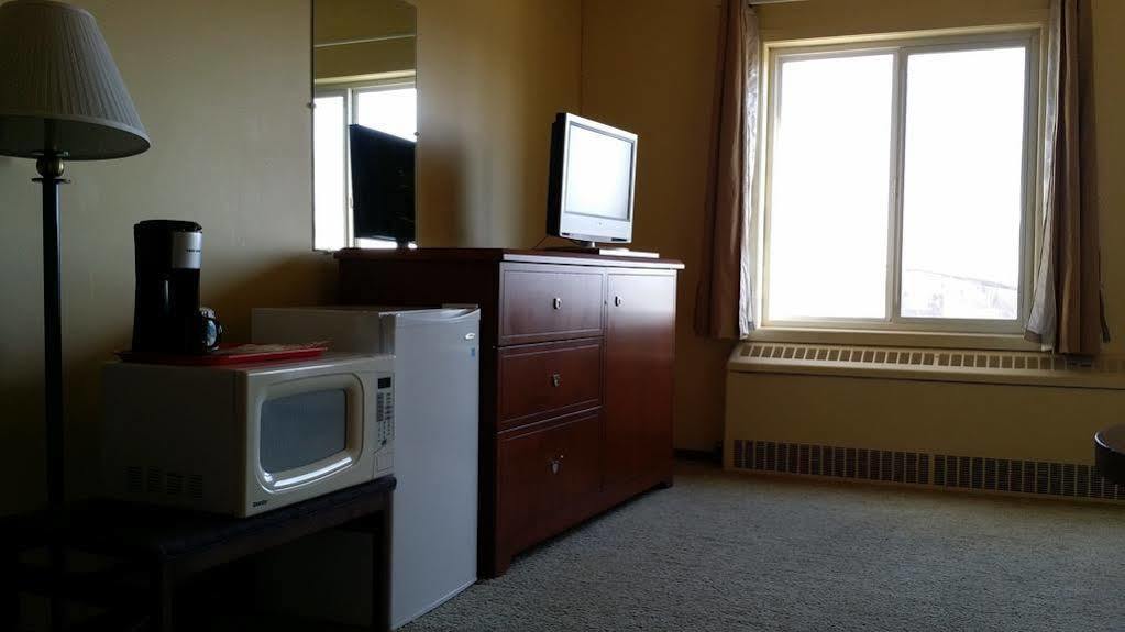 Beaver Hotel North Battleford Eksteriør billede